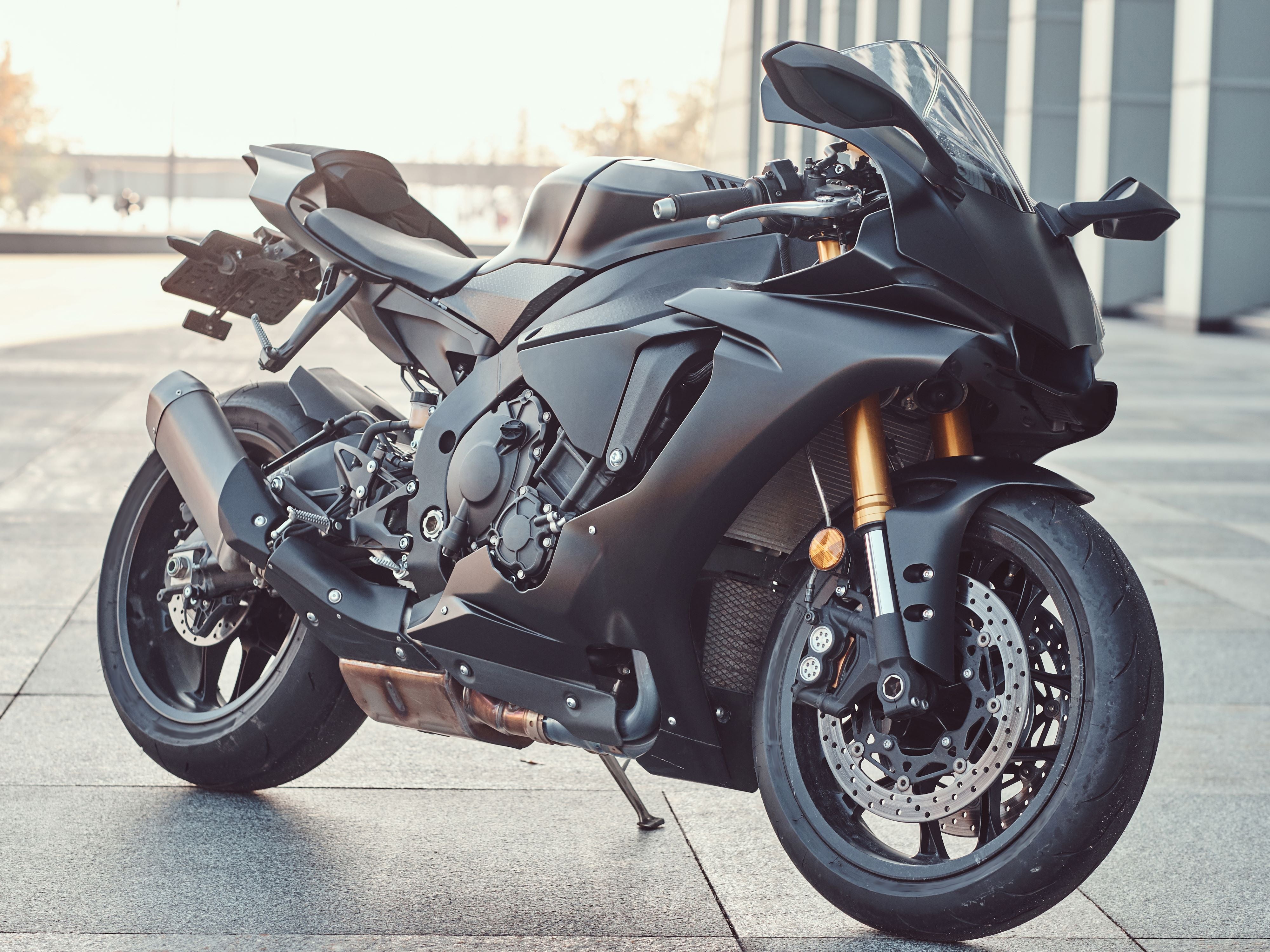Découvrez la puissance et la beauté de la Moto dans cette broderie diamant. Moto Noir - j'adore la broderie diamant