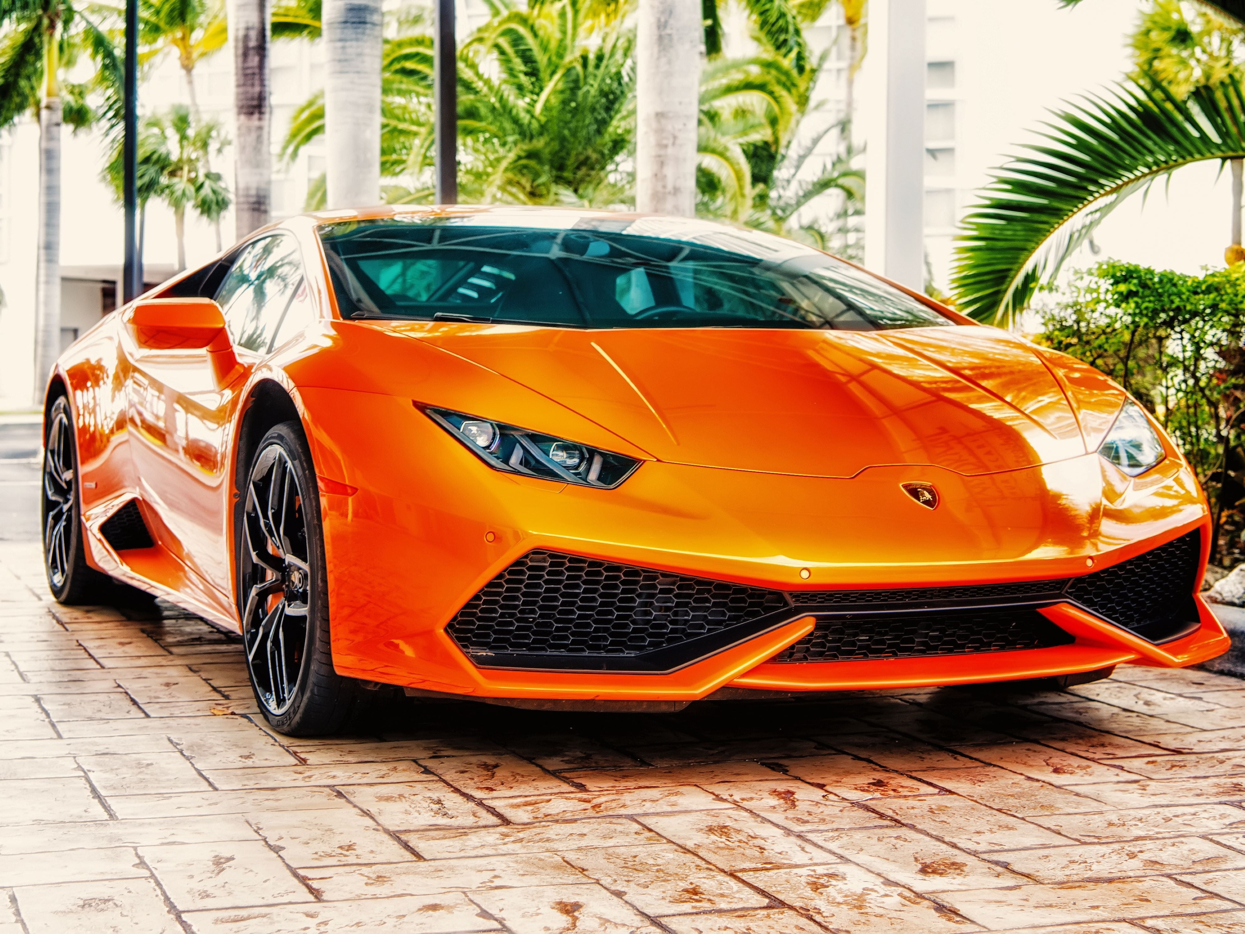 Sentez la puissance et le charme d’une lamborghini orange dans cette broderie diamant. Voiture Lamborghini Orange - j'adore la broderie diamant