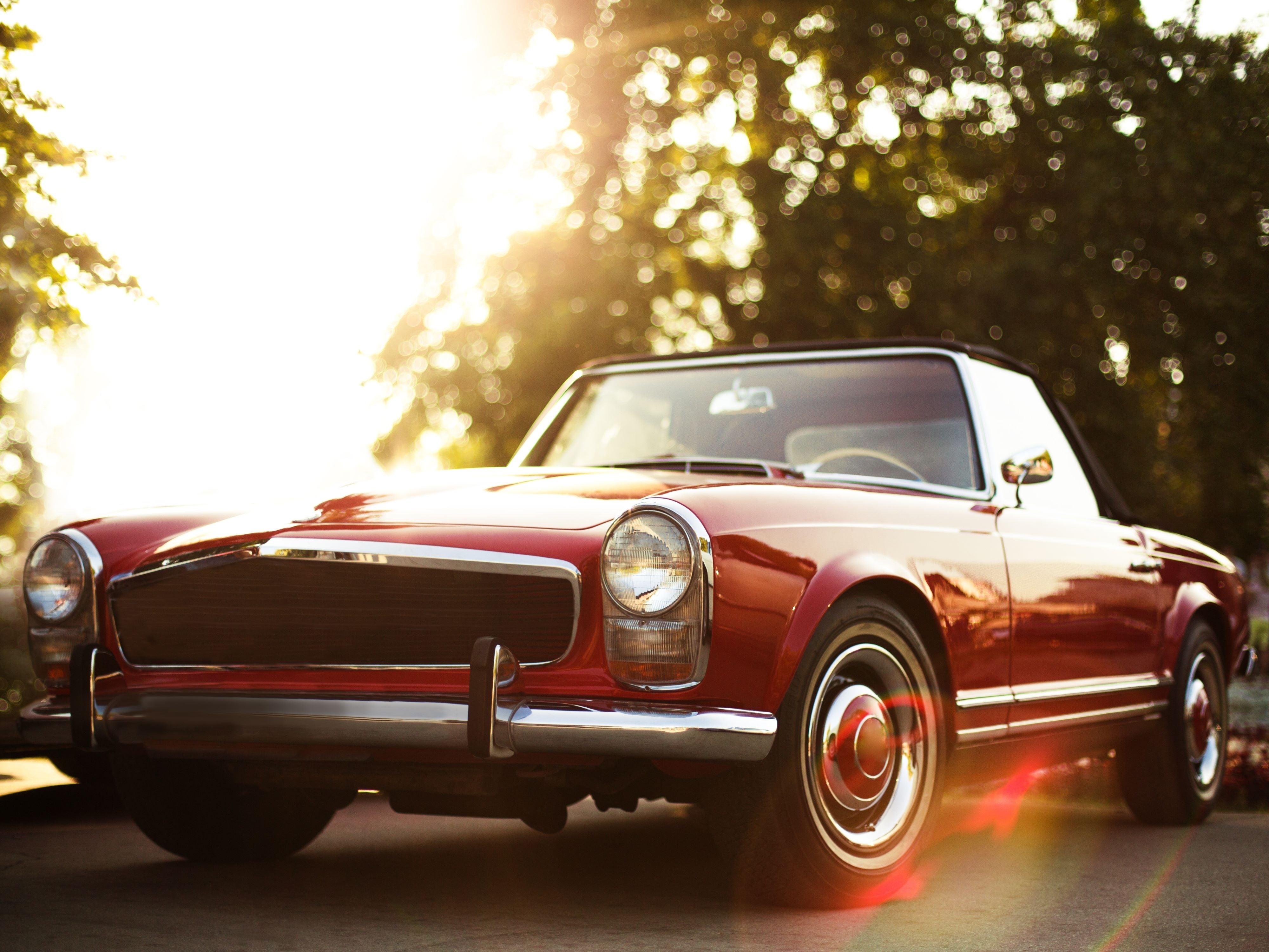 Rendre hommage à la longue histoire de l’automobile avec une voiture vintage dans cette broderie diamant. Voiture Retro - j'adore la broderie diamant